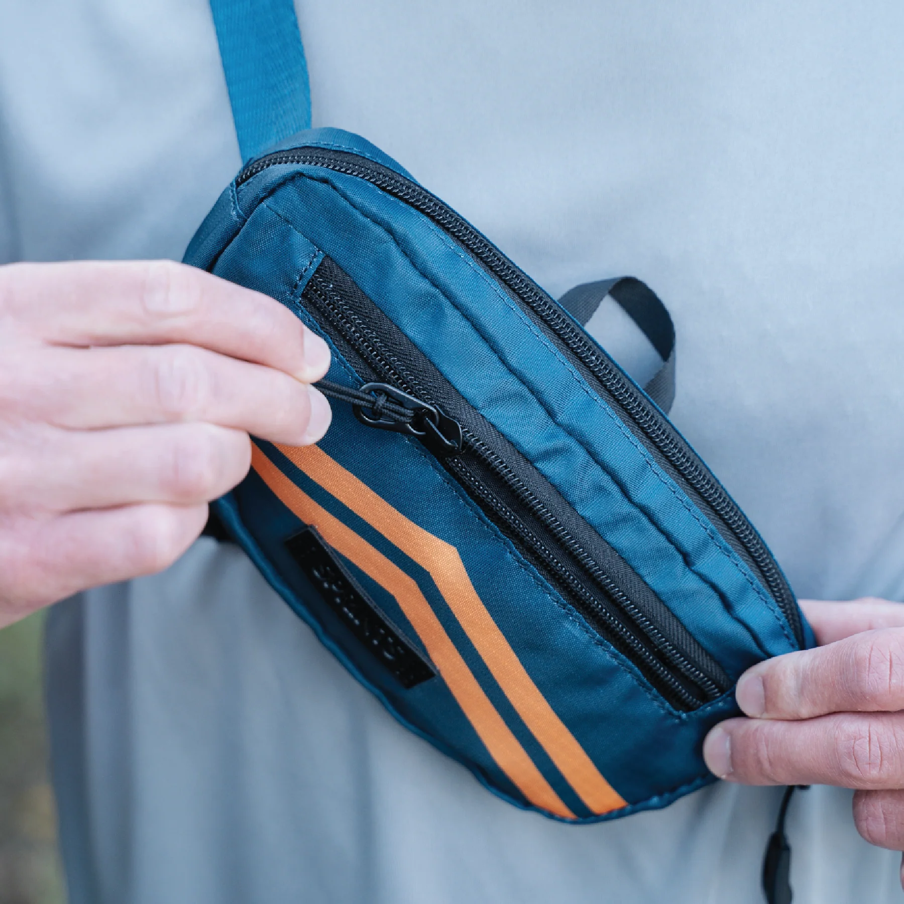 Velocity Darts & Diffusion Marks Sling It Bag - Image 3