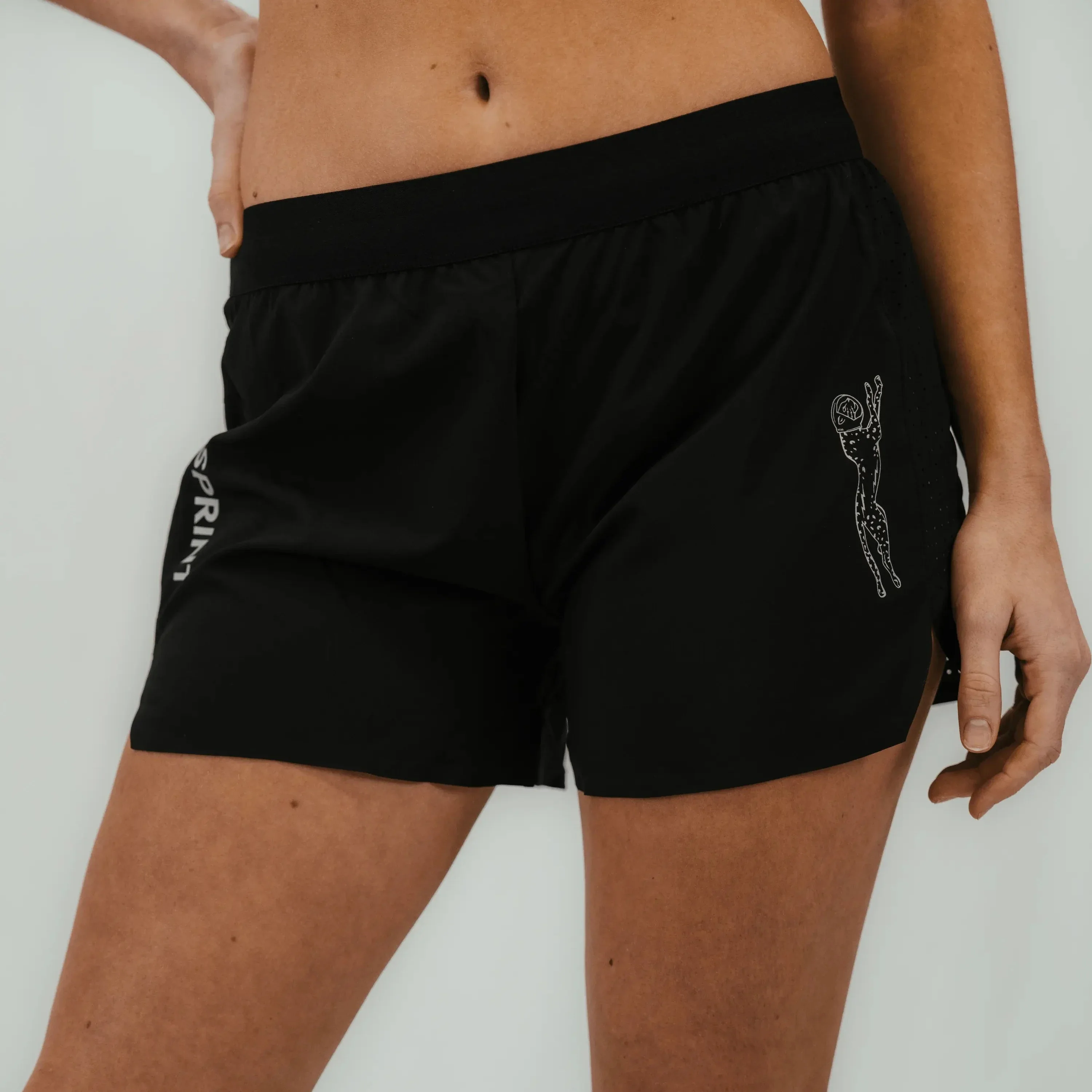 Womens Avigate 4" Mercy Short - Stealth Black - Image 10