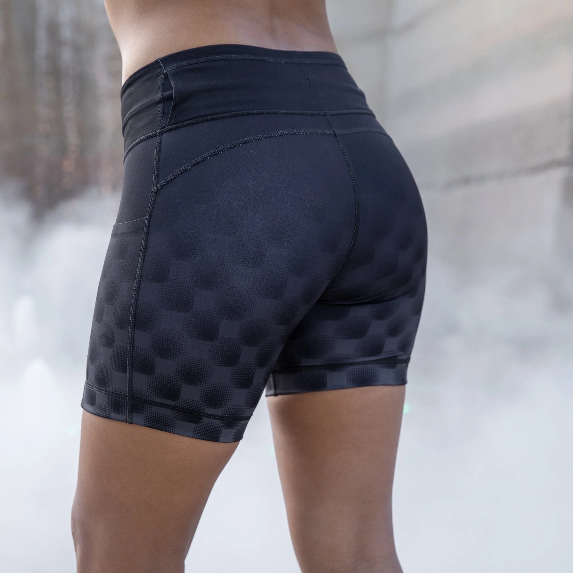 Womens Flexion 5" Compression Short - Gridlock Grandstand Midnight - Image 4